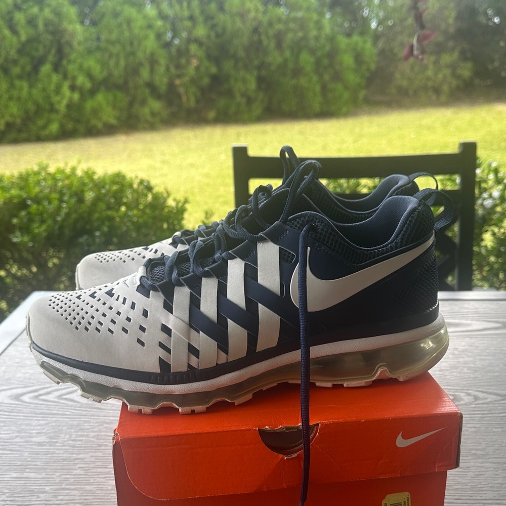 Nike Free Trainer 5.0 TB White and Navy Sneakers - Picture 4 of 5